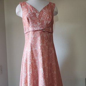 VINTAGE Peach & Cream Lace Spring  Dress W/ Satin Lining S-10